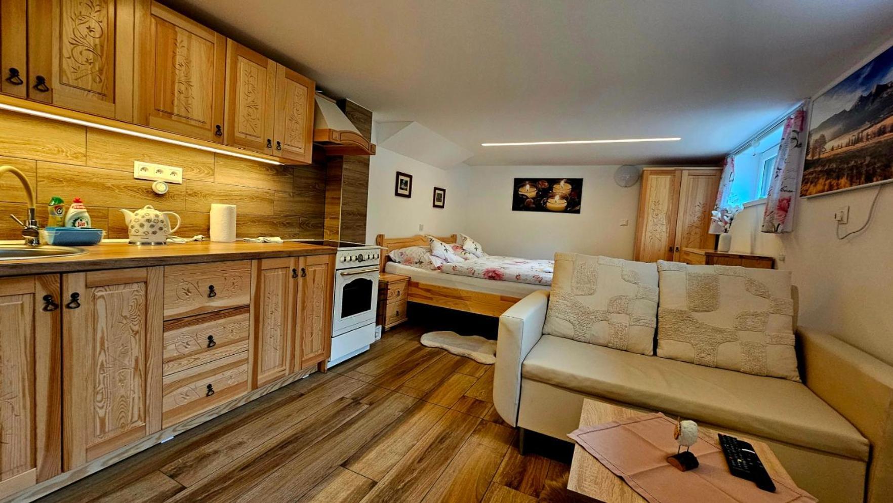 Romanticke Ubytovanie Holiday House Daniela & Studio Julia Zdiar Phòng bức ảnh